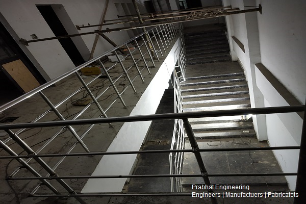 ss staircase manufacturer in navi mumbai