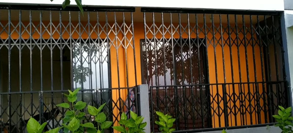 collapsible gates