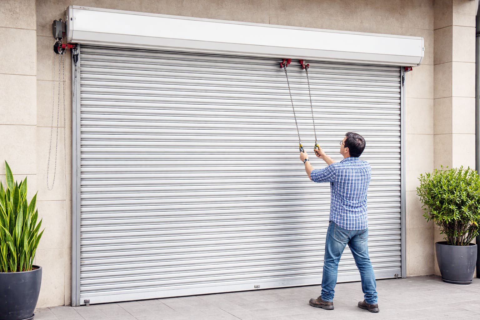 Manual rolling shutter for small shop and garage
