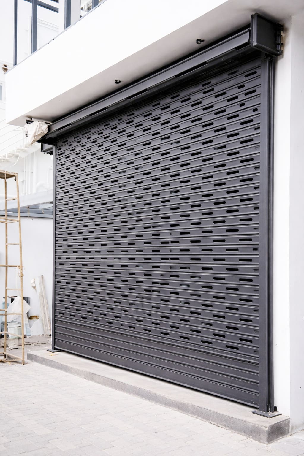 Steel rolling shutter for high security commercial use