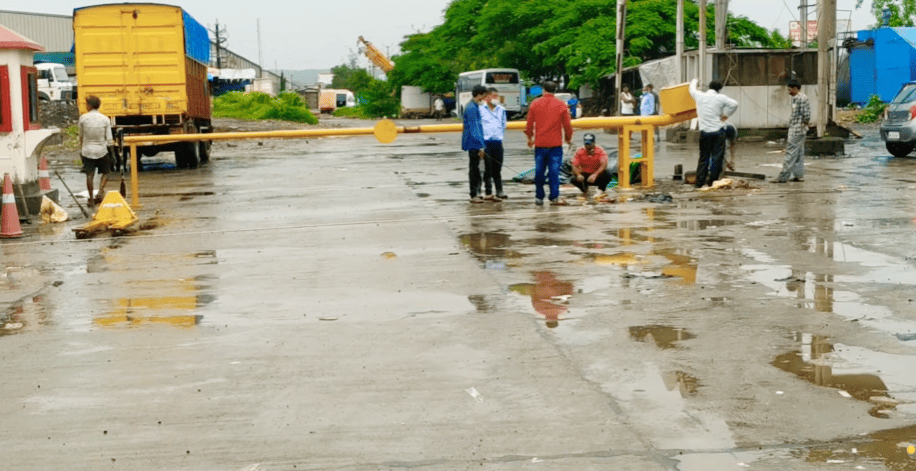 Installation of manual boom barrier gate at Mumbai site for entry exit control