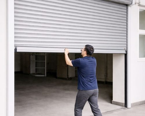 Push and pull rolling shutter for lightweight applications